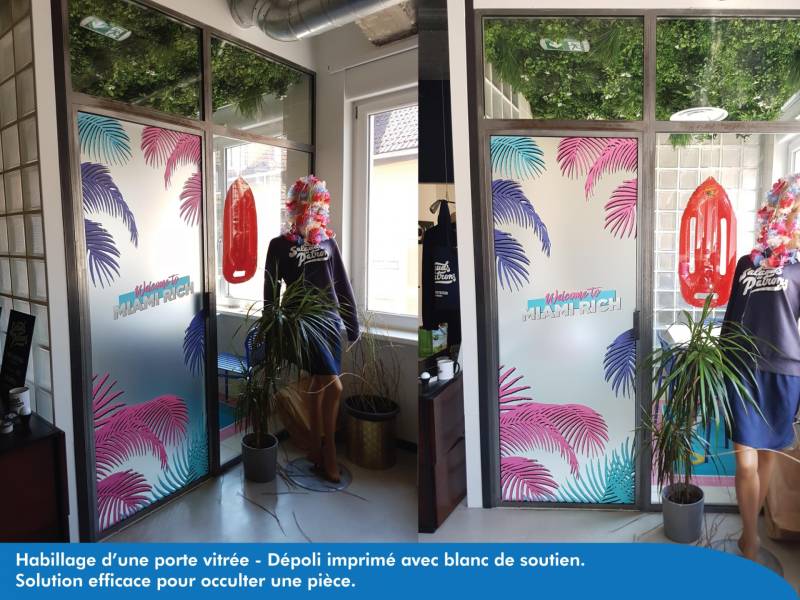 Film occultant décoratif avec logo pour porte vitrée à Strasbourg
